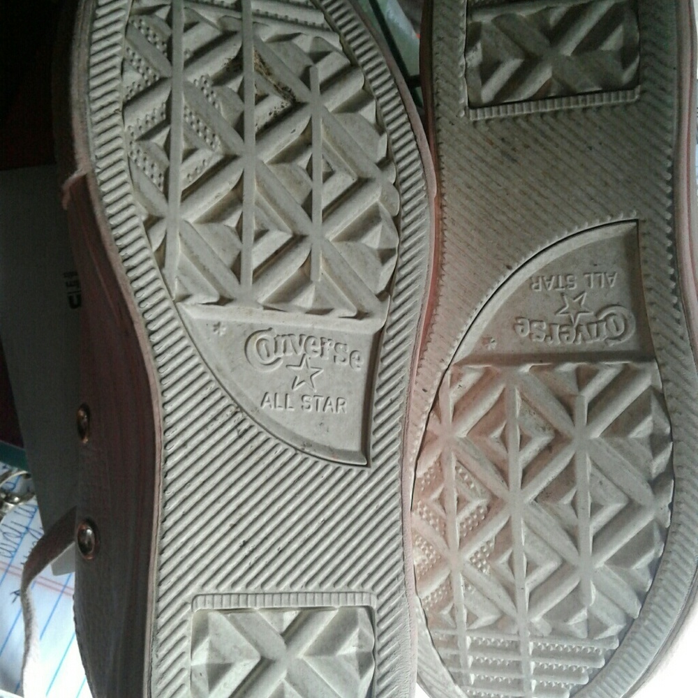 Converse - Picture 2 of 4